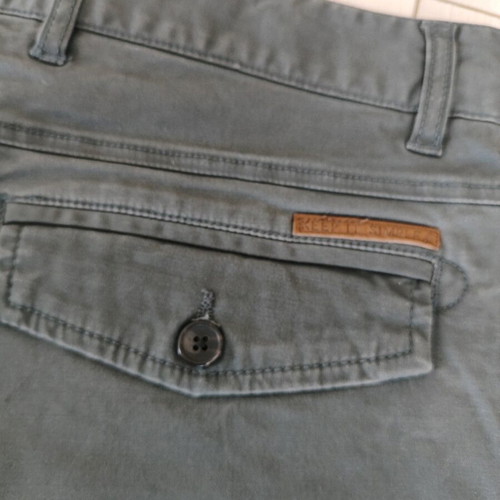 Emerson men's capri size M like new, gray