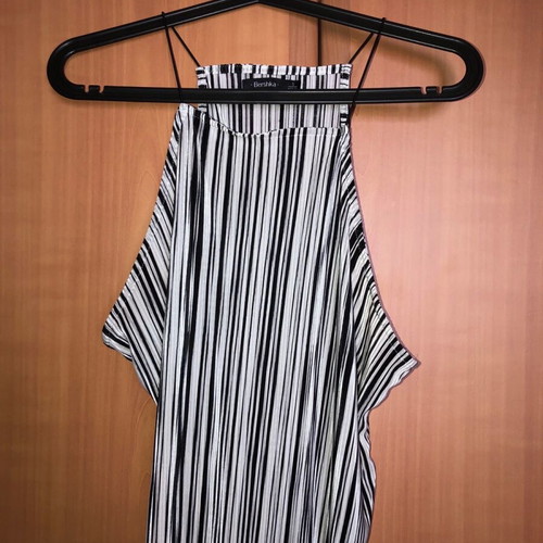 Bershka women's crop top like new, size S