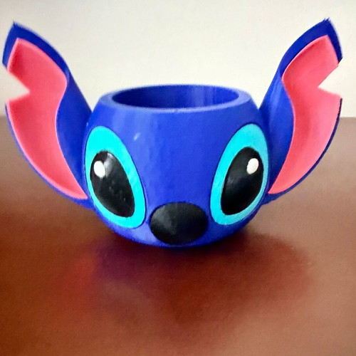 Stitch bowl like new, decorative and functional