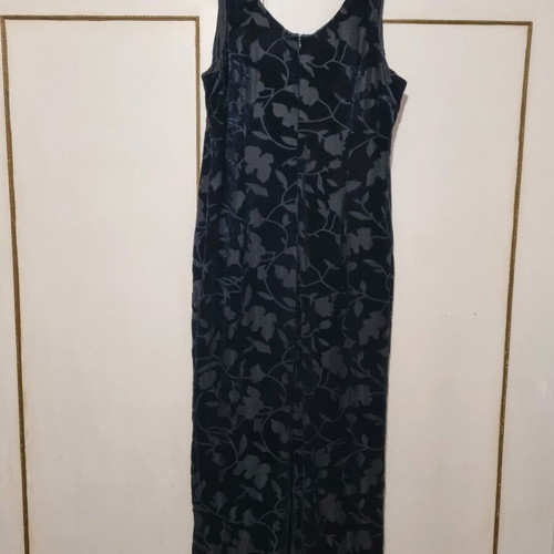 Black Velvet Embossed Dress Bill Cost like new size M
