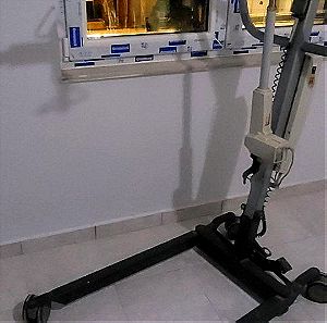 Γερανακι ανύψωσης ασθενή με καινούργιες μπαταρίες και 3 σάκους.  Μέχρι 150 κιλά.