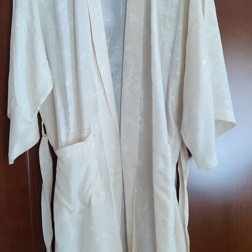 Vintage home robe 100% Chinese silk new, size M, ivory