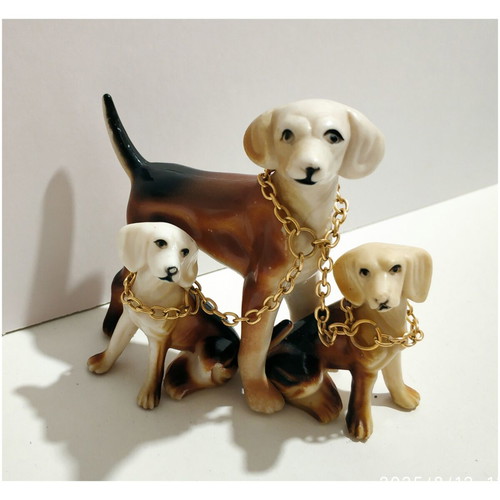 Vintage Beagle Decorative Figurine with 3 Dogs from 1970s