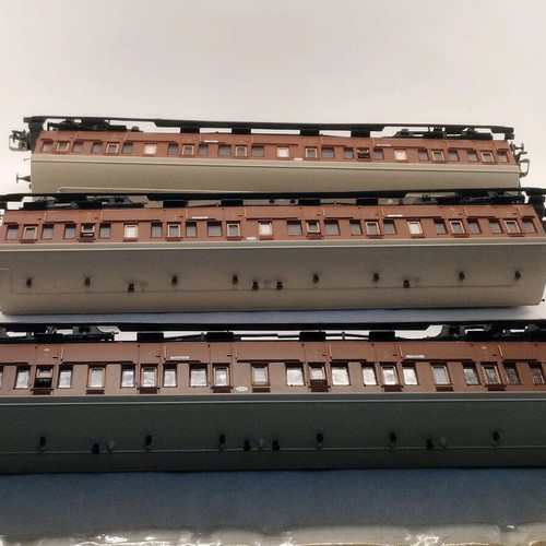 Piko HO Scale Passenger Wagons like new, with lighting