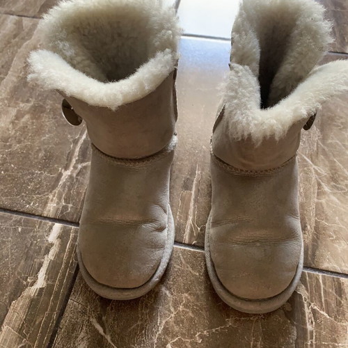Ugg x Disney Frozen boots size 30 used, grey