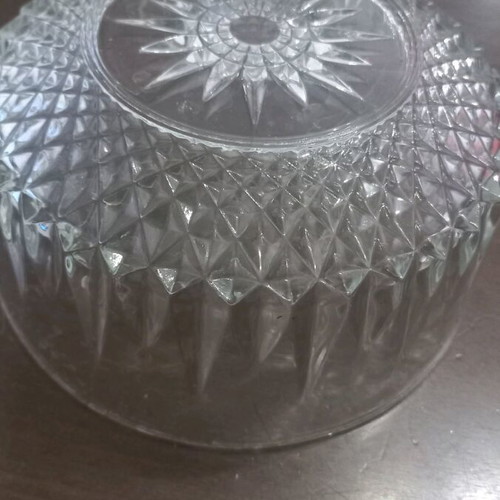 Cups for salads and fruits used, convenient