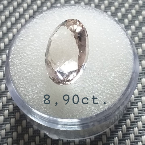 Topaz Imperyal 8.90ct natural oval cut from Australia, new