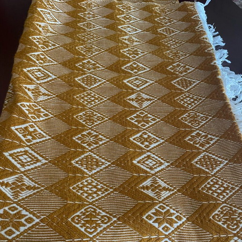 Wool blanket throw like new for single double bed intact