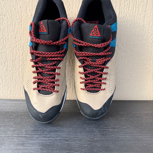 Nike ACG Outdoor hiking boots like new, size 45
