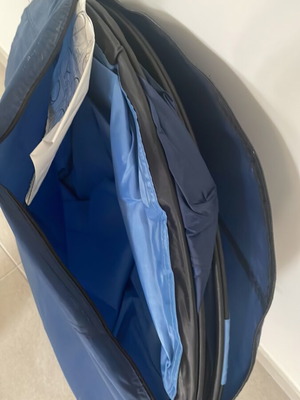 Pop Up tent new, foldable
