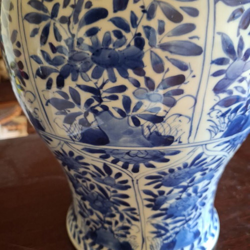 Chinese style porcelain vase like new, 15 cm height, 24 cm circumference