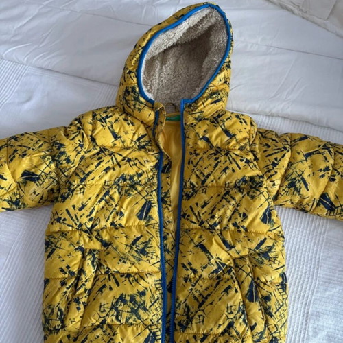 Benetton jacket like new size 6-7 multicolor