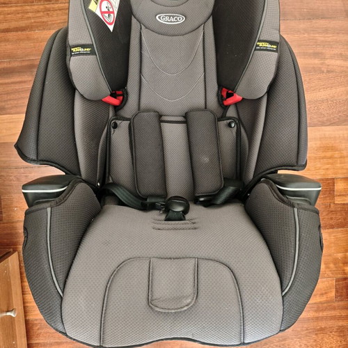 Car seat Graco like new, suitable from baby to 8 years