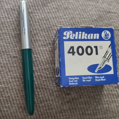 Vintage Parker 21 fountain pen with Pelikan 4001 ink