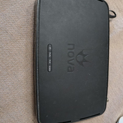 Nova Arris DZS3001FN satellite decoder used with power supply and remote