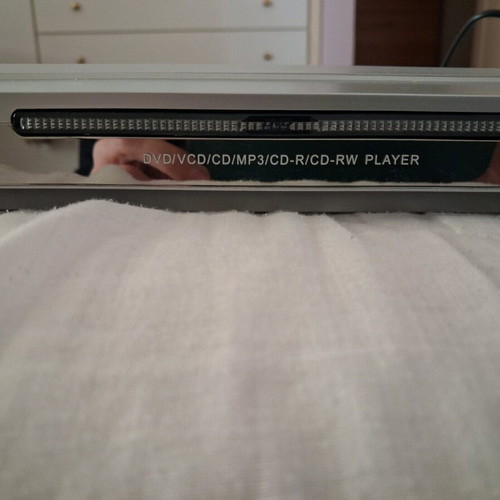 Saecho DVD-CD-MP3 player like new with remote control