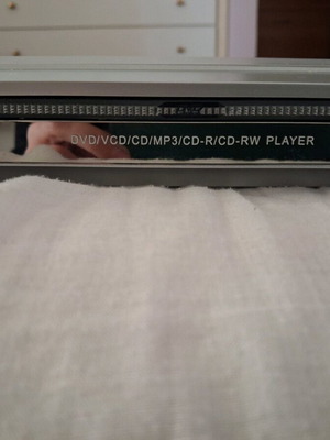 Saecho DVD-CD-MP3 player like new with remote control