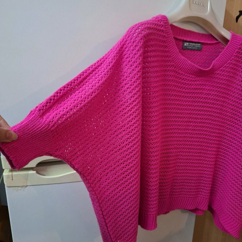 Knitted blouse perforated with zaponé sleeve like new, pink