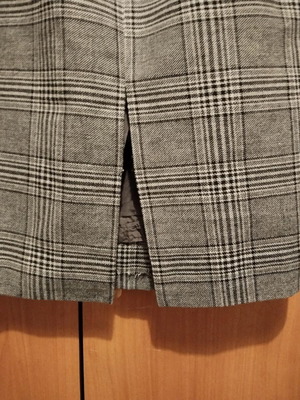 Wool plaid handmade skirt like new, size M, gray-black