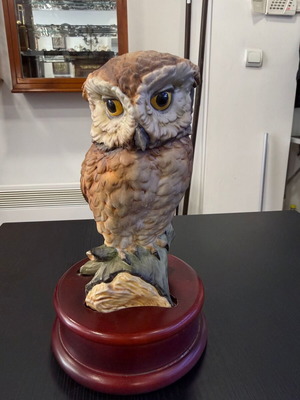 Collector's porcelain owl figure Kaiser like new