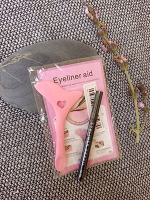 Eye Makeup Set with Eyeliner and Multi-Tool, New