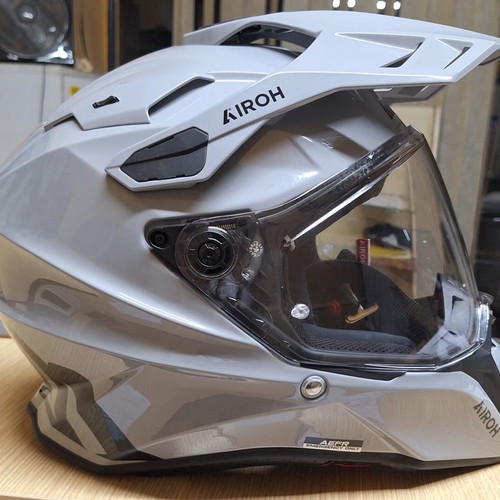 Airoh Commander 2 helmet like new, ECE 22.06, large, grey