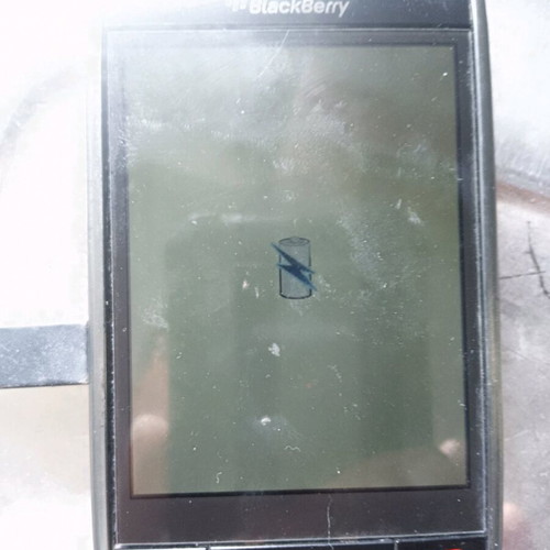 Black Berry vintage cell phones used, pack of 2 models 9500 and 8520