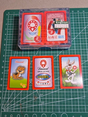 Hwatu Diamond Korean Playing Cards like new, vintage with box