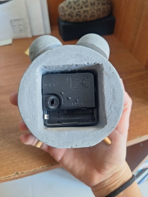 Table clock used, analog, needs battery