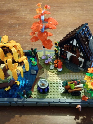 Lego Autumn Cottage Garden used, detailed fall landscape set