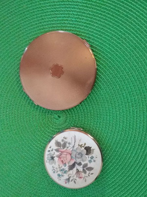Gilded cosmetic cases used, diameter 8cm and 10cm