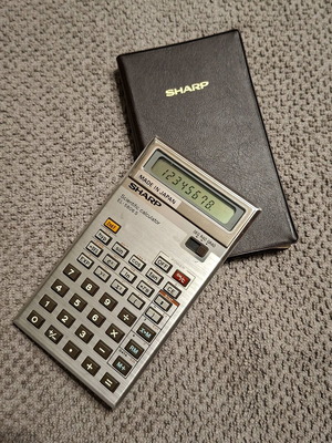 Sharp EL-58065 Scientific Calculator like new, 44 functions