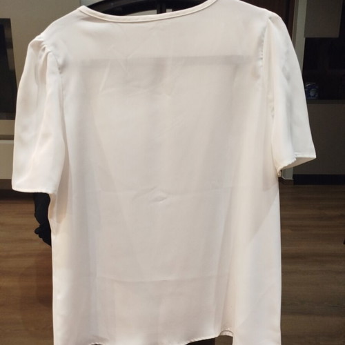 Elegant white top with puff sleeves like new, size L