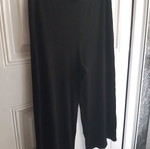 Παντελόνι 3/4 Bershka μεταχειρισμένο, μέγεθος XL, μαύρο