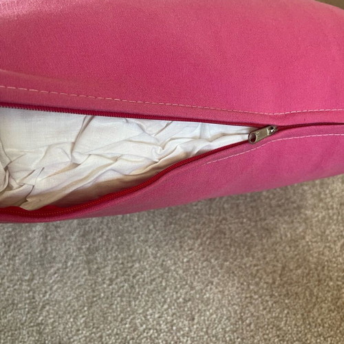 Decorative sofa pillow 40x40 with zipper like new, with filling