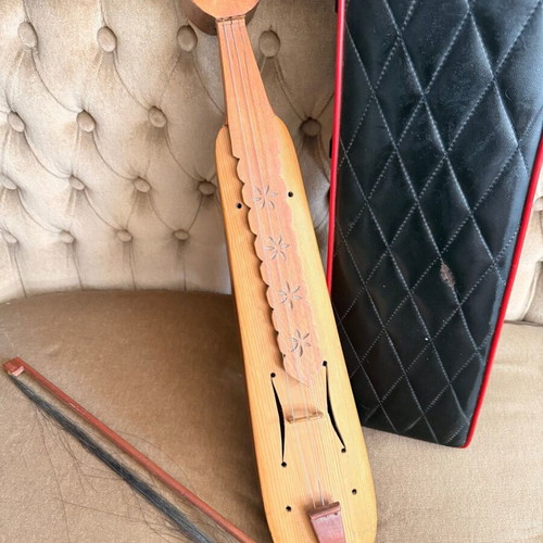 Pontian Lyra handmade used, vintage piece with case