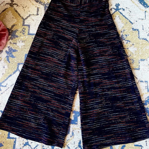 Attrattivo knitted cropped pants new, Astrologist series
