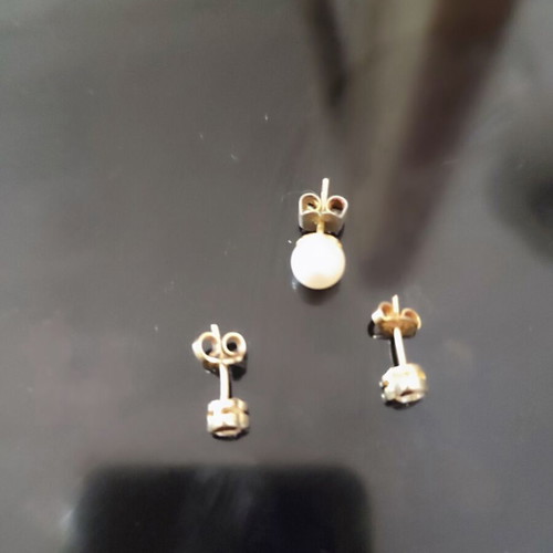 Women's earrings set with zircon heart studs and pearl stud, like new