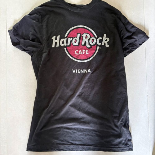 Hard Rock Vienna black t-shirt like new, size S
