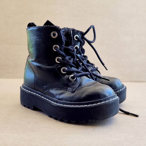 H&M kids boots size 26, lightly used, black with lining