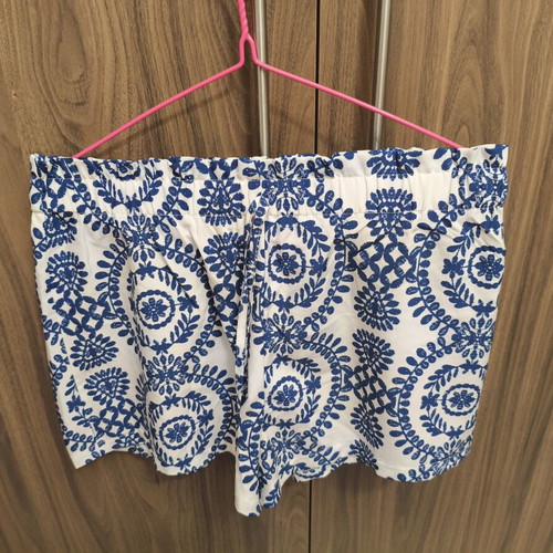 Shein shorts like new, white and blue, size M