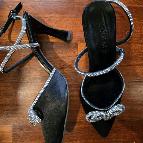 Heels with rhinestones size 37 like new, 8.5cm black