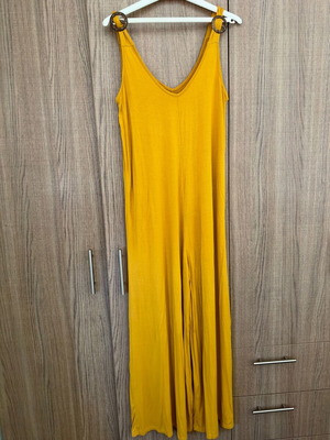 One-piece jumpsuit like new, yellow, elastic L/XL