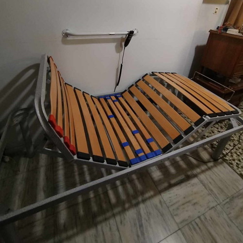 Medical reclining bed like new with remote control