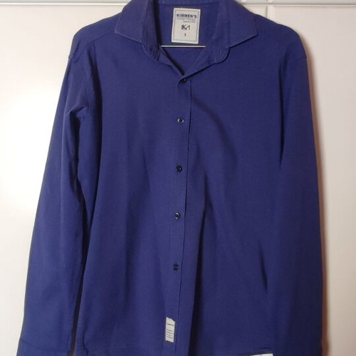 Kimmen’s blue shirt size S used with minor wear