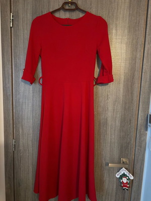 Red midi dress new, size M/L