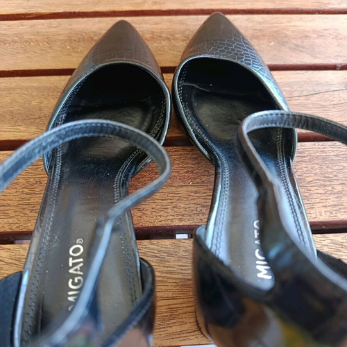 Migato black pumps with croc pattern and ankle strap, like new, size 40