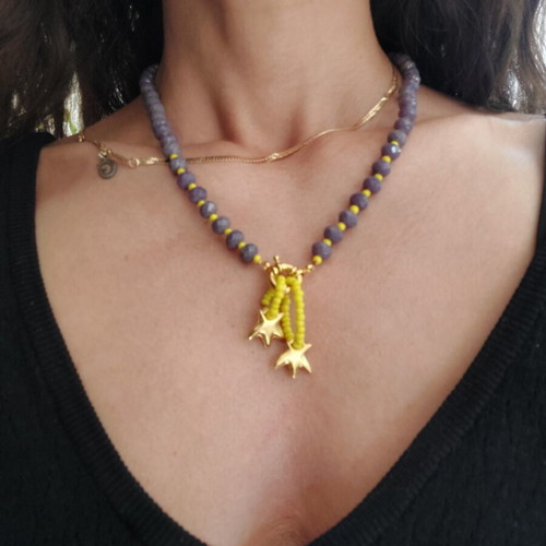 Necklace purple and yellow with detachable central element