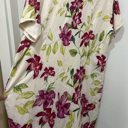 Maxi dress with floral print, ecru and amaranth red
