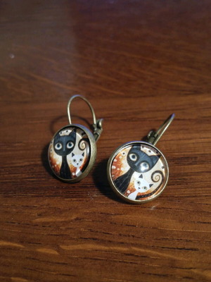 Cats earrings 14mm new with bronze base and glass